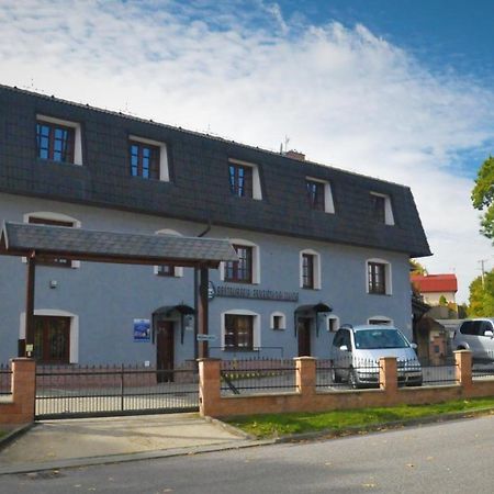 Restauracia Penzion Na Mlyne Stará Turá Exteriör bild