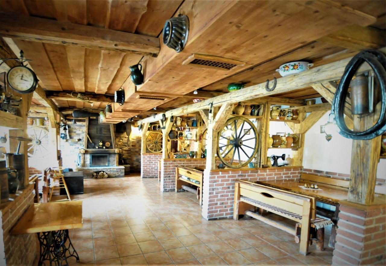 Restauracia Penzion Na Mlyne Stará Turá Exteriör bild