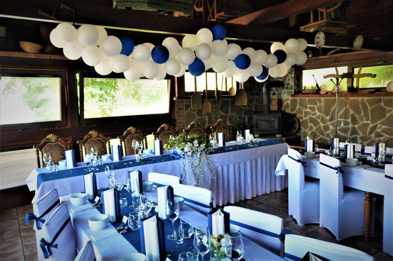 Restauracia Penzion Na Mlyne Stará Turá Exteriör bild