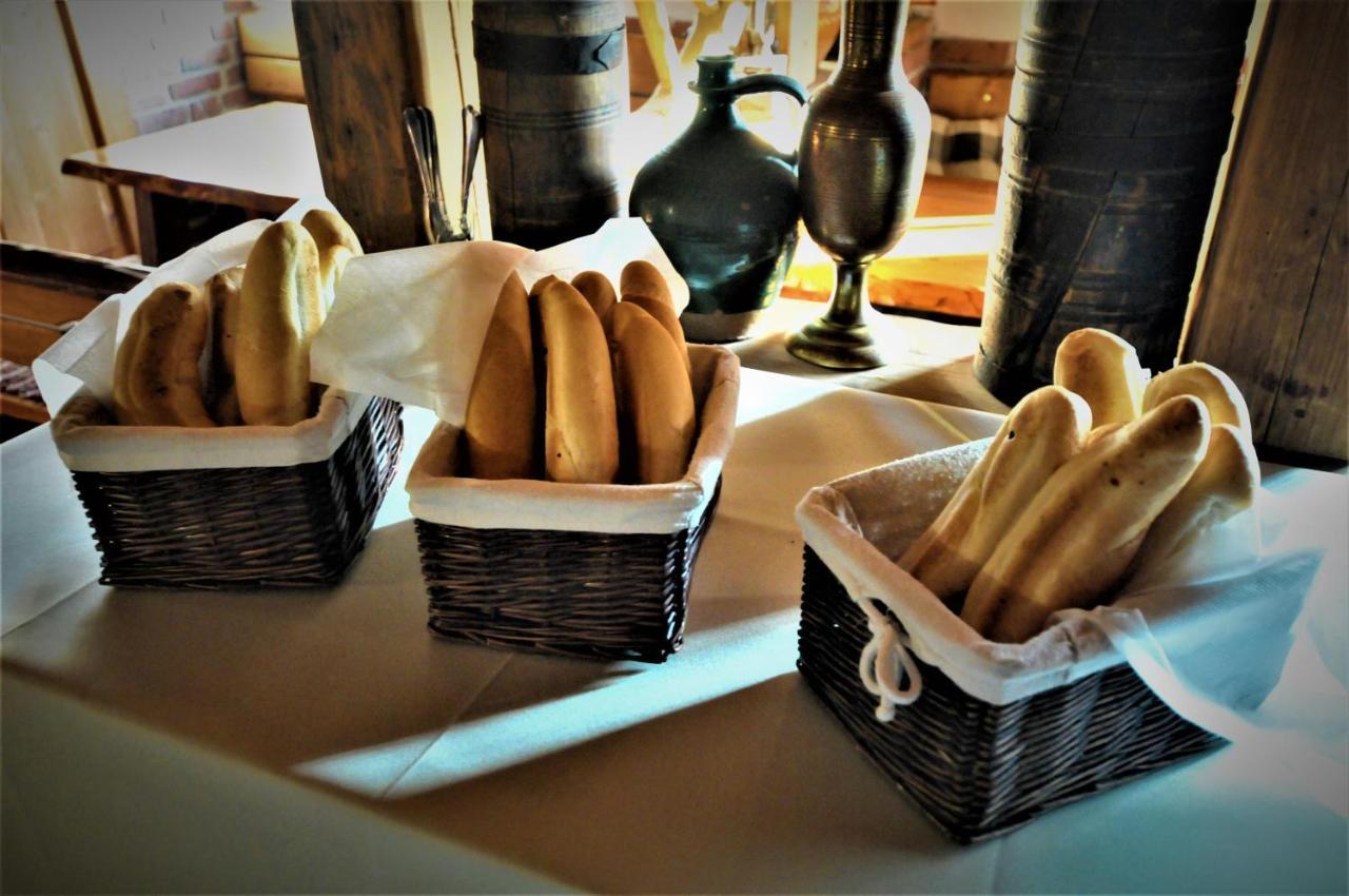 Restauracia Penzion Na Mlyne Stará Turá Exteriör bild