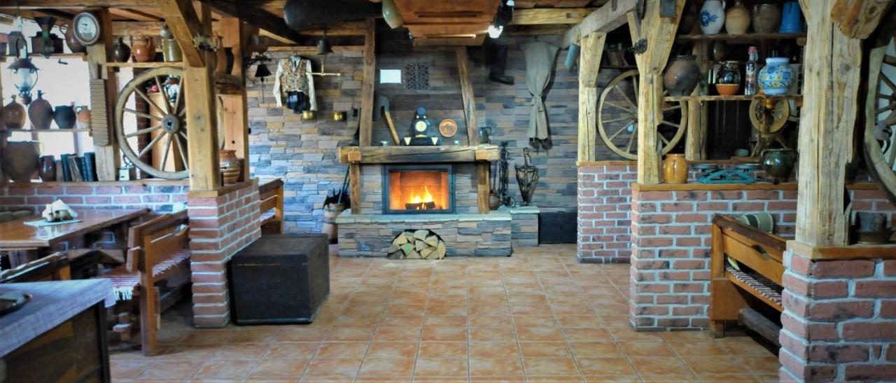 Restauracia Penzion Na Mlyne Stará Turá Exteriör bild